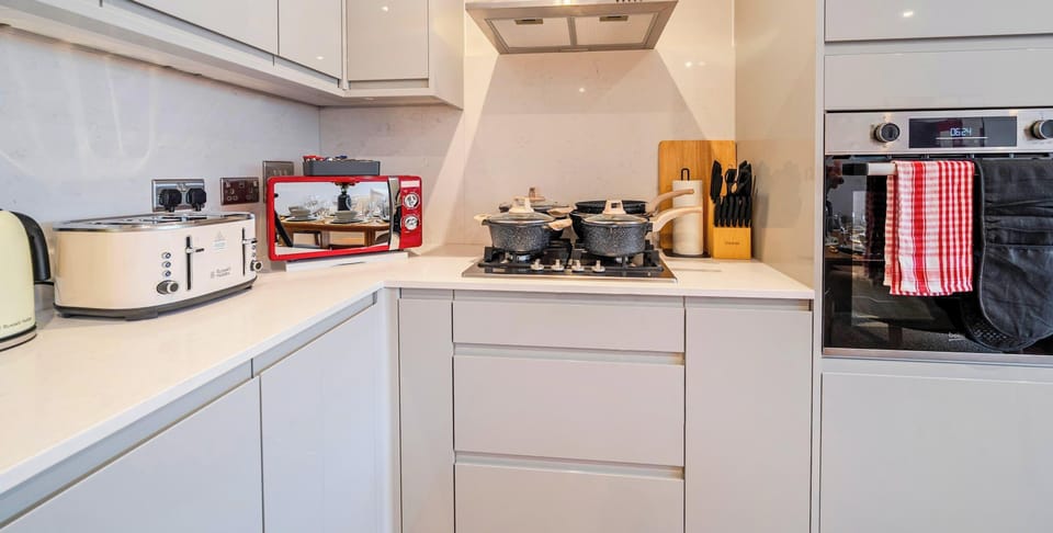 HIGH QUALITY KITCHEN EQUIPMENTS