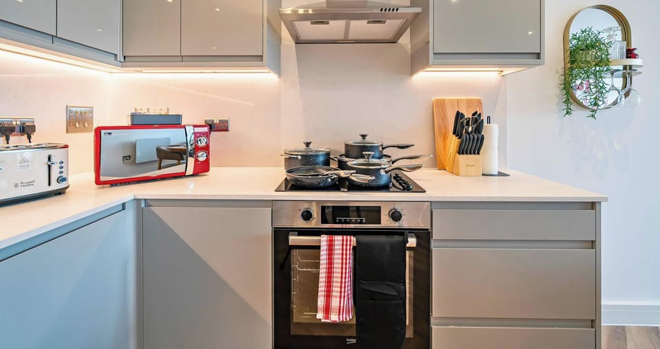 HIGH QUALITY KITCHEN EQUIPMENTS