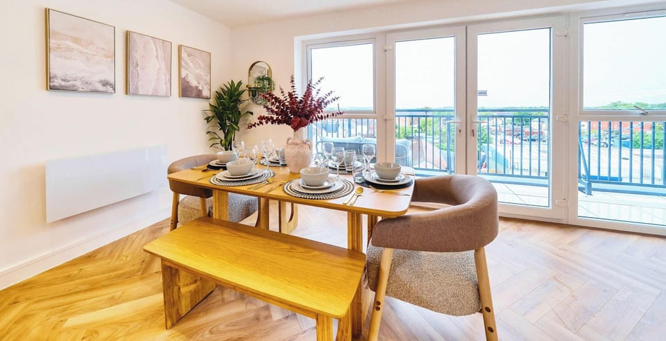 WIDE AND MODERN DINING AREA, GET A SMALL DISCOUNT BY USING THE COUPON CODE "STAY5" ON OUR REDWOOD STAYS . COM WEBSITE!