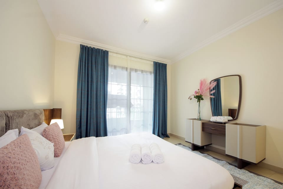 Apartment, Garden View | Laptop workspace, iron/ironing board, free WiFi