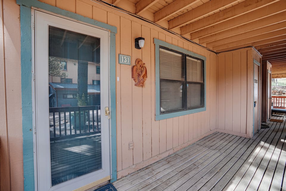 Entry deck