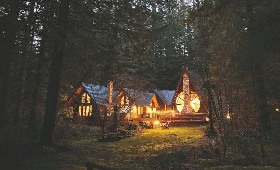 
Unwind at your enchanting forest retreat! Cozy up in this magical cabin, perfect for a peaceful getaway. Experience elevated hospitality with Cascadia Getaways!