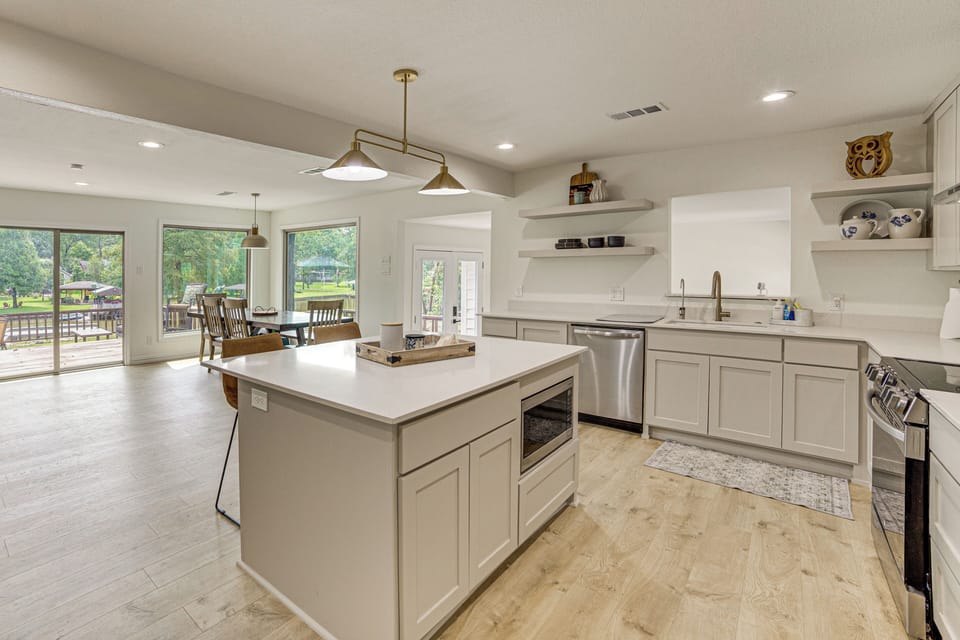 House (4 Bedrooms) | Interior