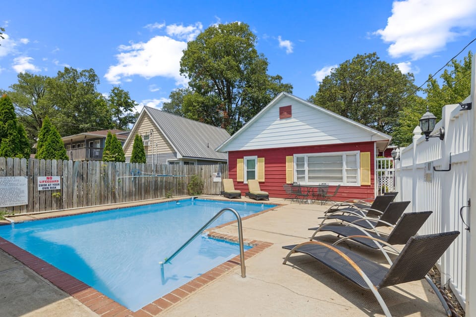 Room, 1 Bedroom | Pool