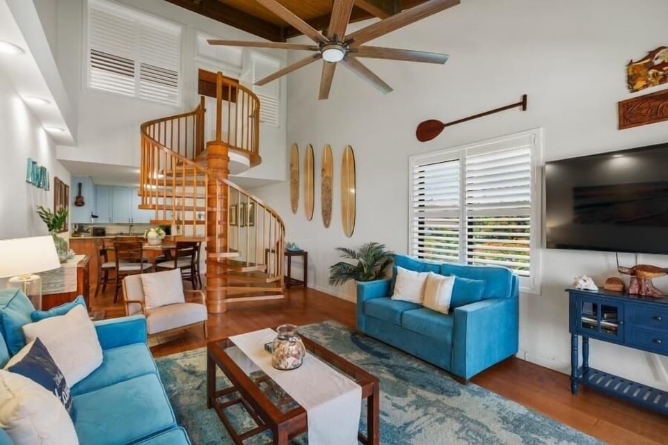 Condo, 2 Bedrooms | Living area