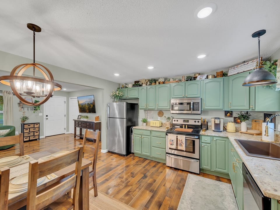 House, 3 Bedrooms | Private kitchen | Coffee/tea maker, fridge, oven, toaster