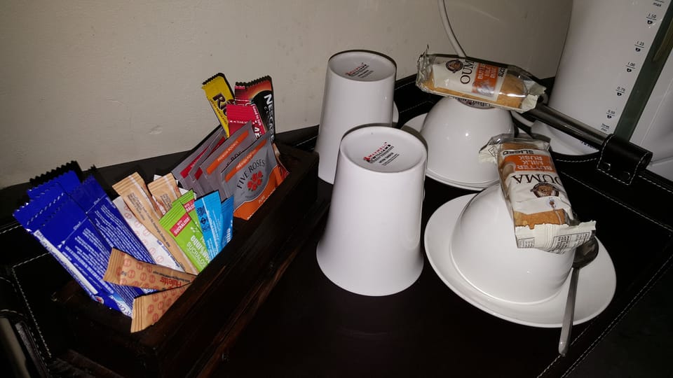 Standard Room (6) | Coffee and/or coffee maker