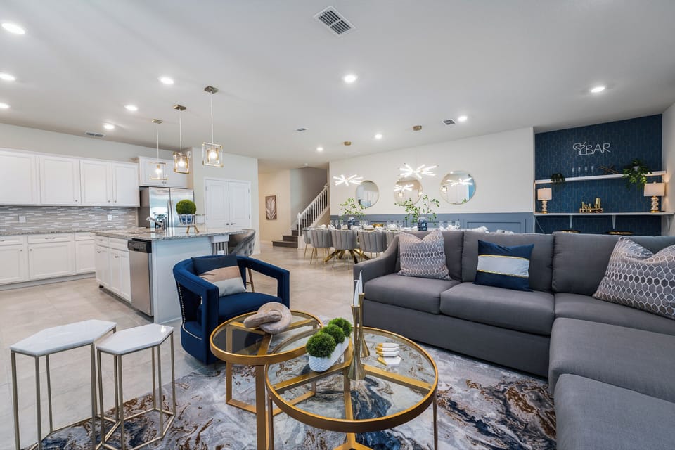 House, Patio | Living room | TV