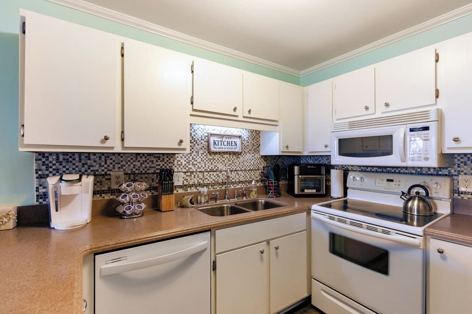 Updated kitchen with microwave!