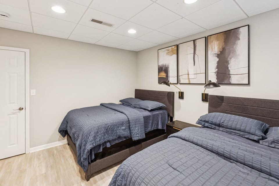 Bed, Bedroom, Furniture, Indoors, Room
