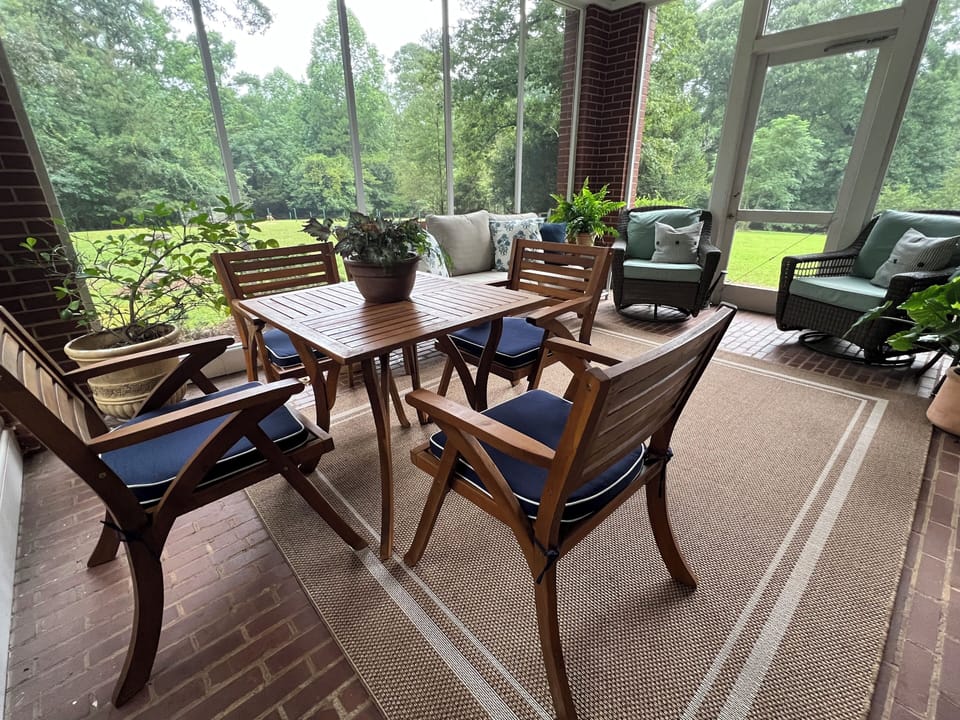 Outdoor dining