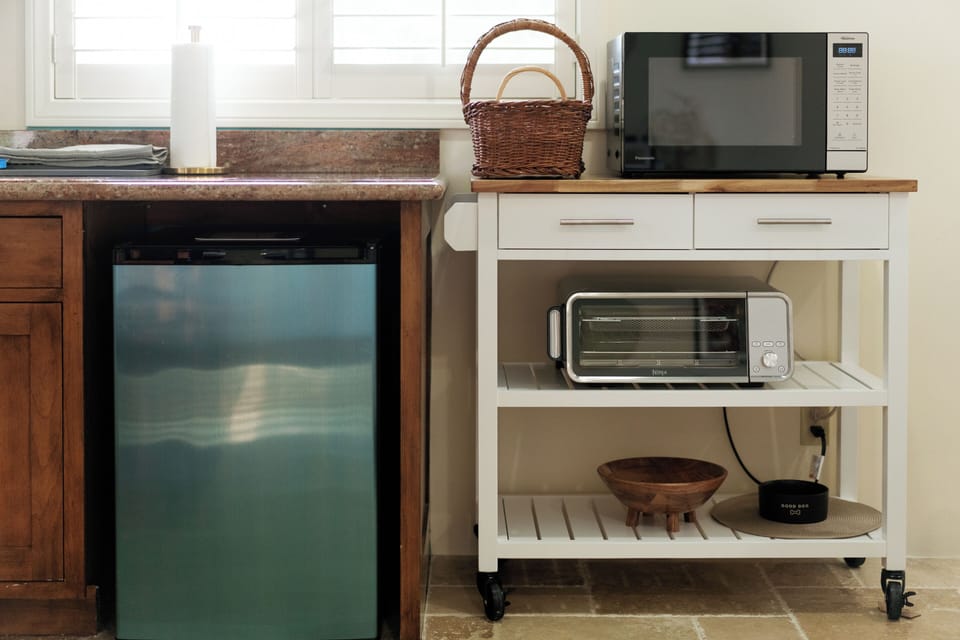 Microwave 
Ninja air fryer & toaster oven