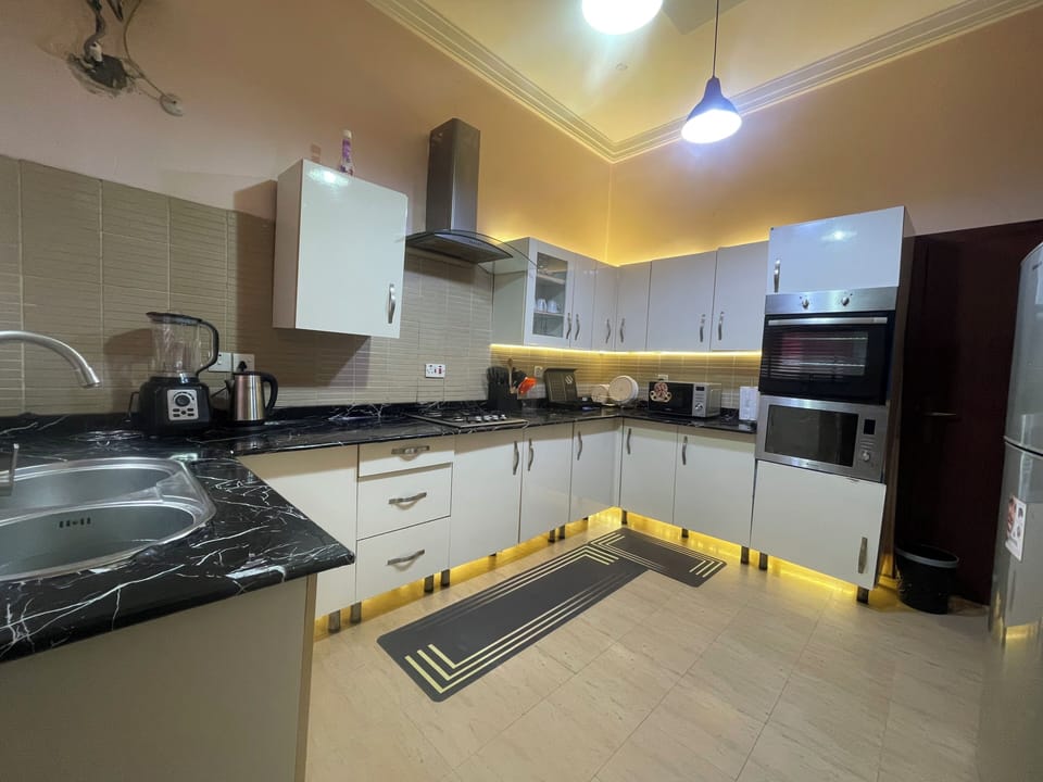 House, 4 Bedrooms, Smoking, Balcony | Interior
