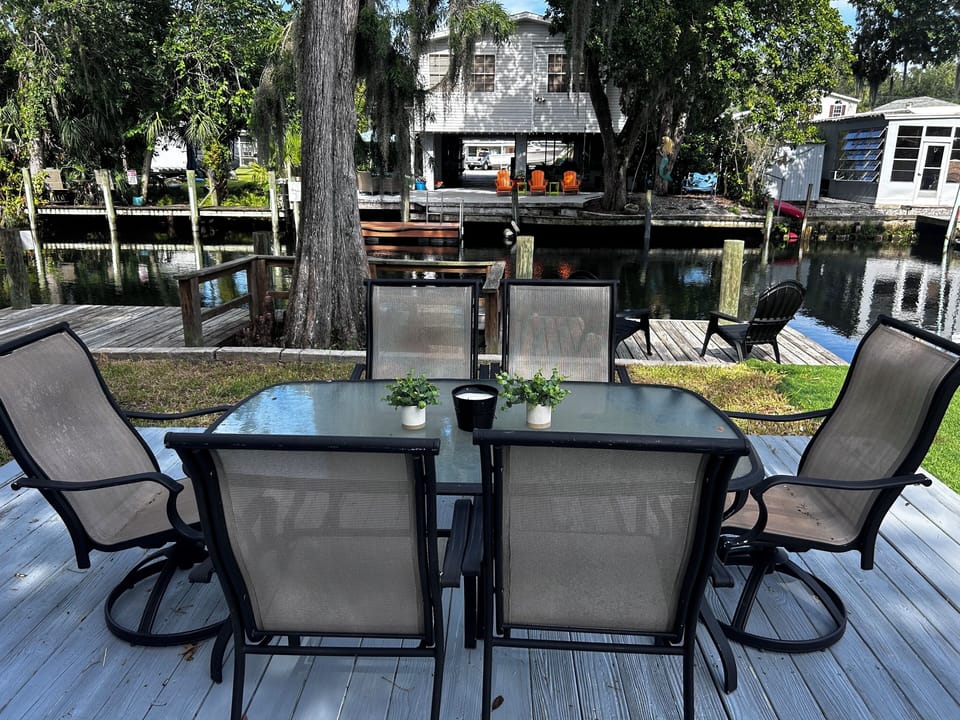 Outdoor dinning
