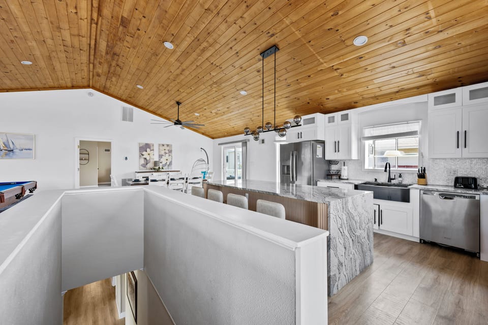 2nd floor landing