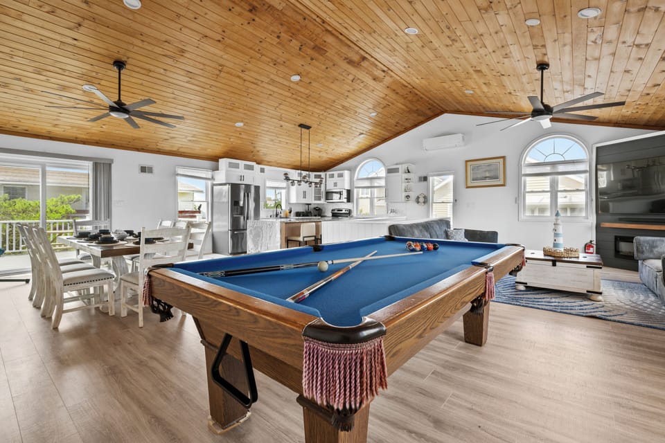 Pool table upstairs!
