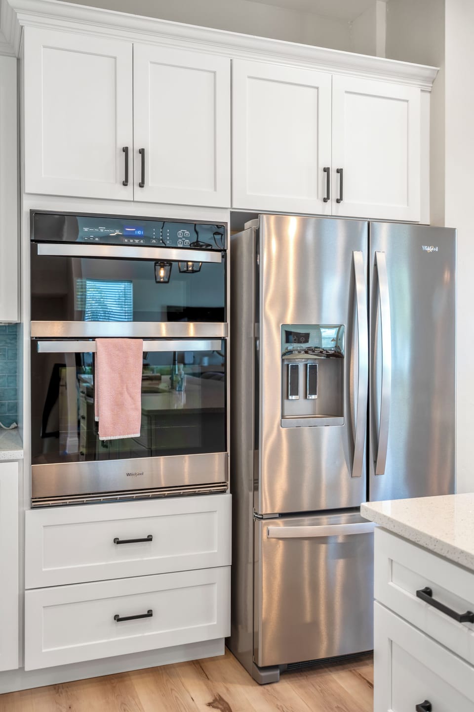 Cook comfortably in the fully stocked full kitchen with all the essentials - from pots/pans, baking sheets, cutting boards, blender, and more! 
