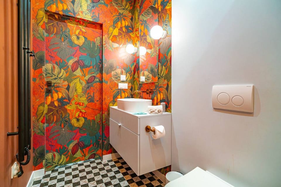 Bathroom with Shower | Book Now with RENTUJEMY.COM