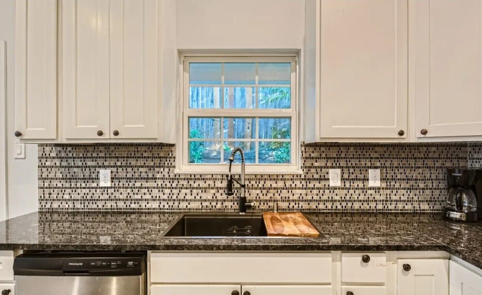 Kitchen with a cheerful spirit