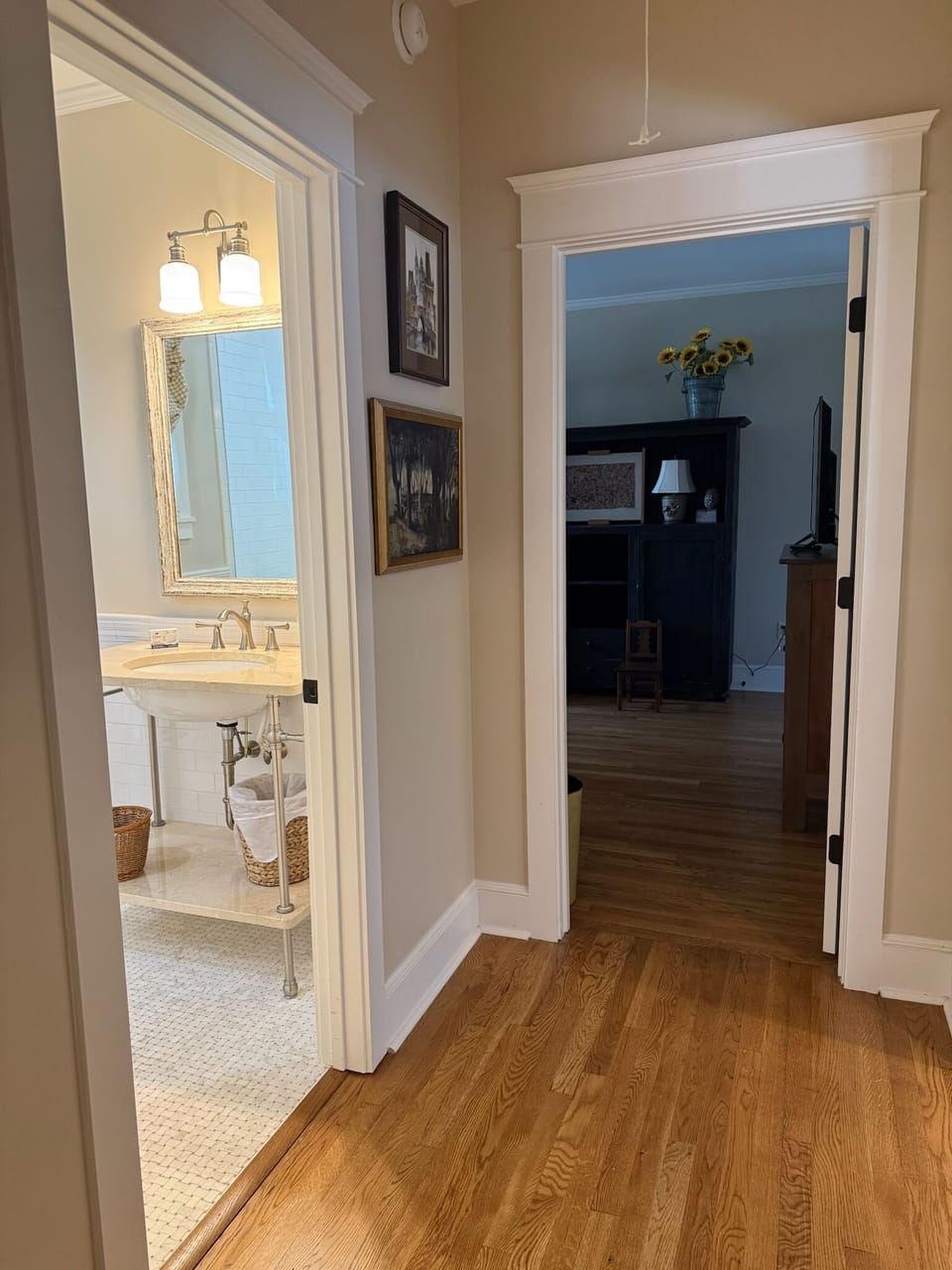 hallway between two bedrooms