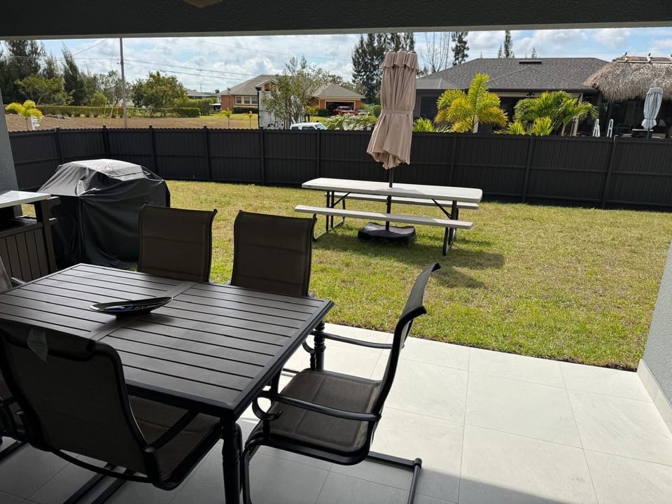 Outdoor dining