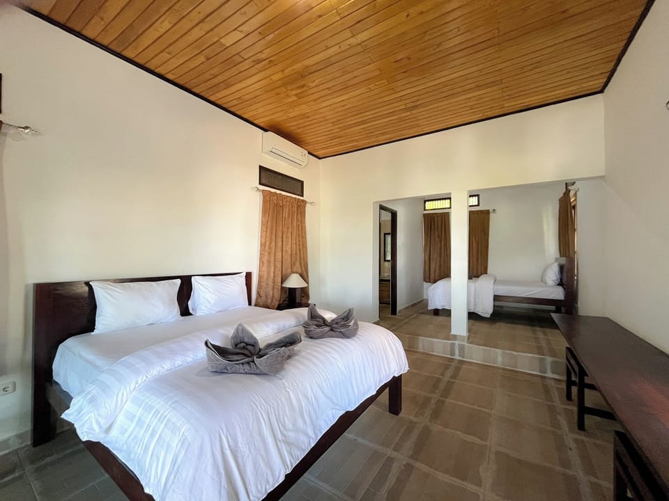 Family Bungalow, Ocean View | Desk, laptop workspace, soundproofing, WiFi (free)