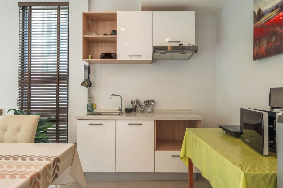 Apartment, Balcony | Private kitchen