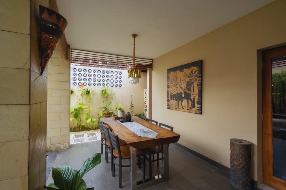 Classic Villa, 3 Bedrooms, Kitchen, Courtyard Area | Dining room