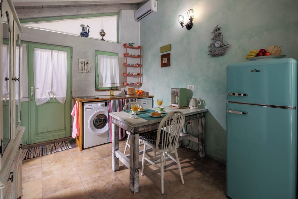 Family Studio, Microwave, Mountain View (Tiny House With Private Pool Kostrena) | Private kitchen | Microwave