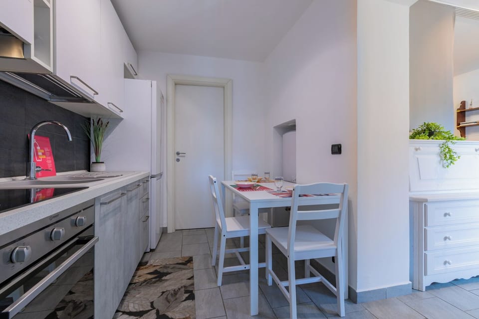 Apartment, 1 Bedroom | Private kitchen | Fridge, oven, stovetop, electric kettle