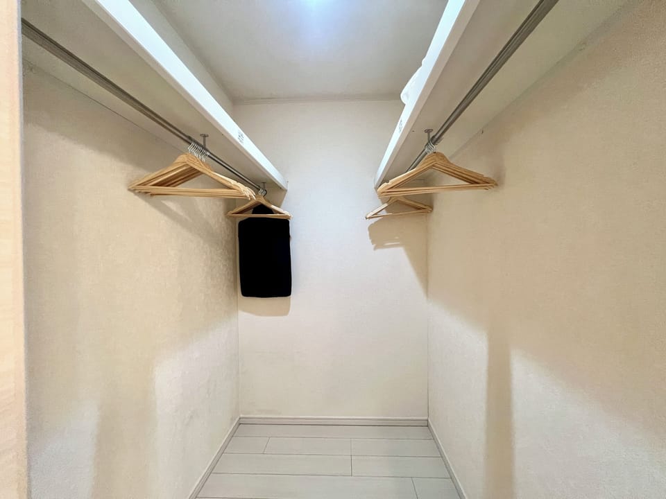 Luxury Villa, Balcony, City View | In-room dining