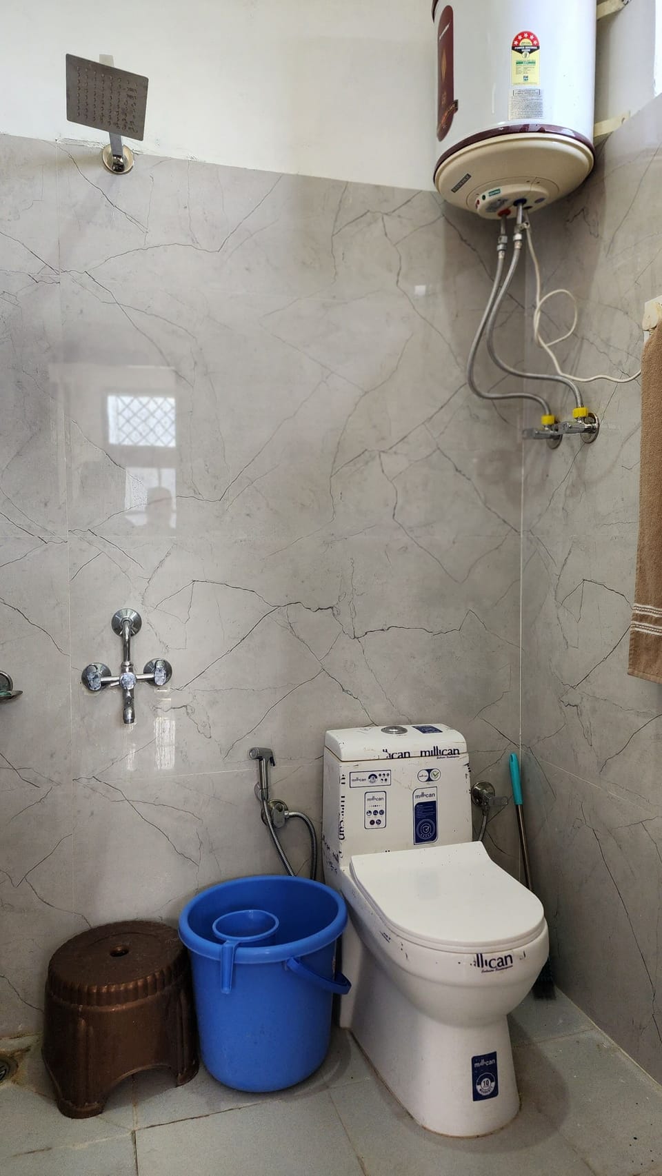Deluxe Room | Bathroom | Shower, designer toiletries, towels, soap