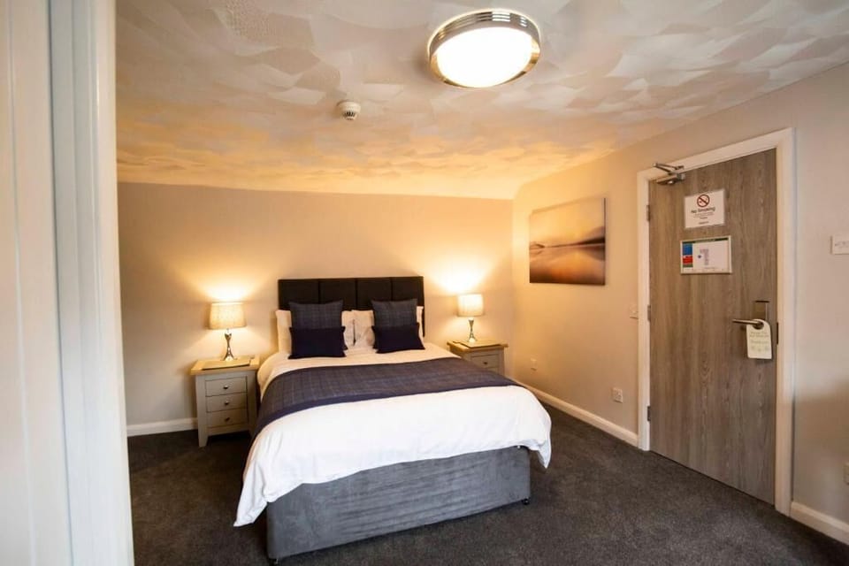Desk, WiFi (free), bed sheets