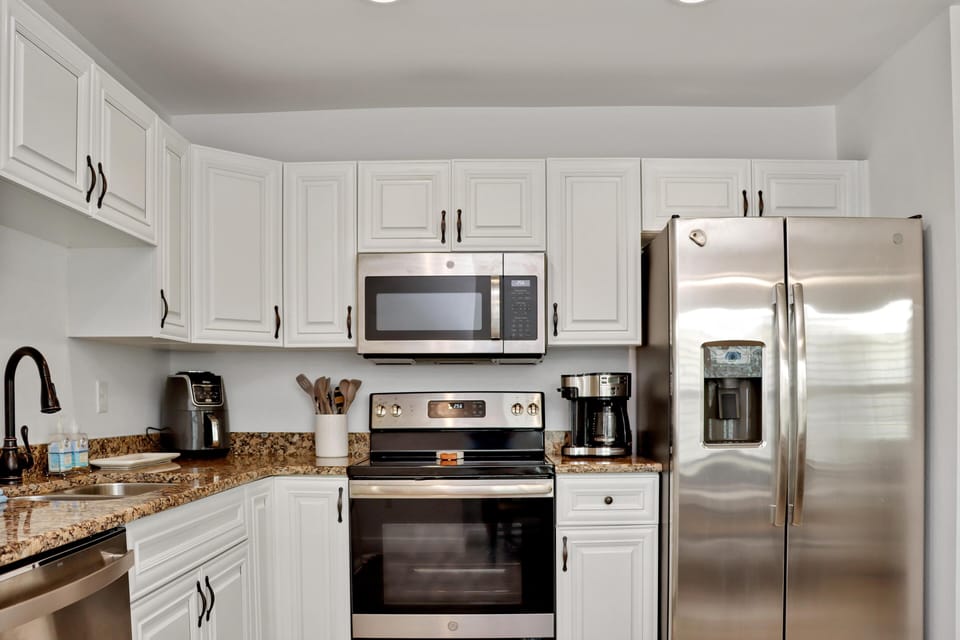 House, Multiple Beds (Dub's Beach Retreat) | Private kitchen