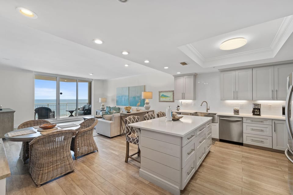 Condo, Multiple Beds (Indigo East 602) | Dining