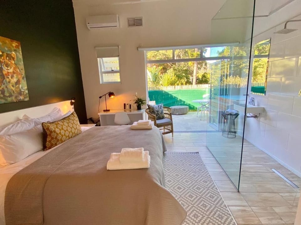 Deluxe Room | In-room safe, desk, free WiFi, bed sheets