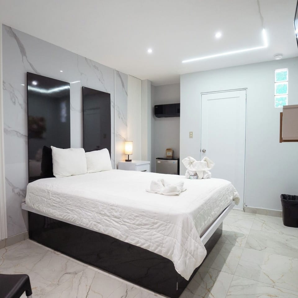 Superior Single Room | Desk, laptop workspace, free WiFi, bed sheets