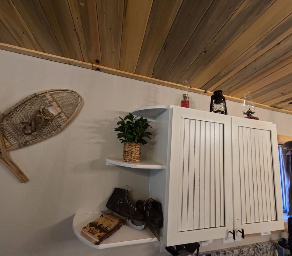 Dining area (2)