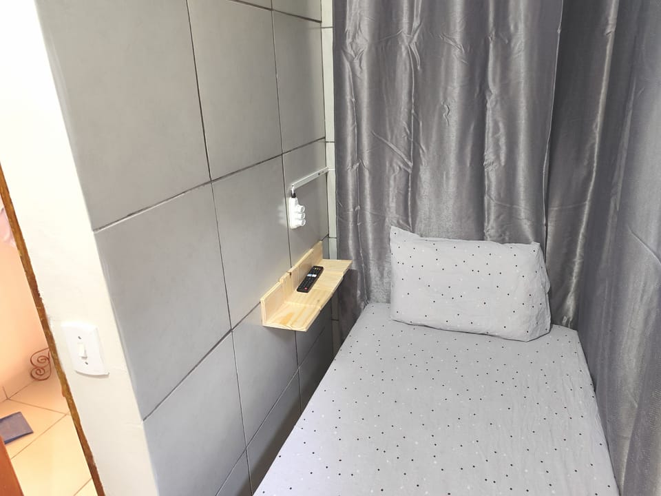 Economy Room, 1 Twin Bed | Laptop workspace, free WiFi, bed sheets