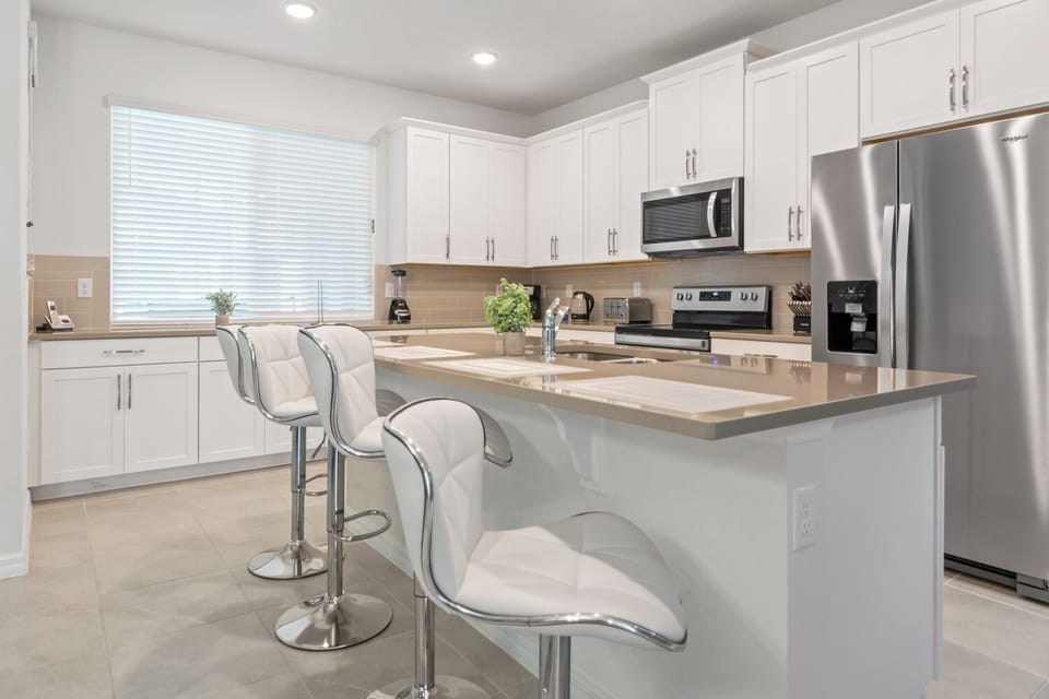 Electric kettle, toaster
