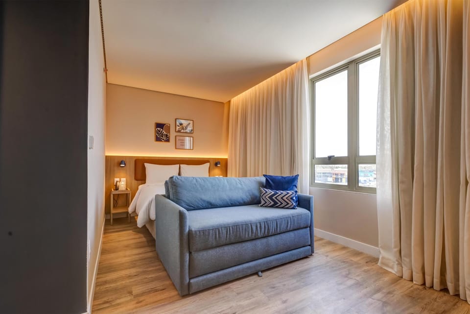 Room, 1 Queen Bed with Sofa bed, Refrigerator (NonSmoking) | Living area