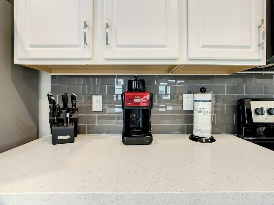 Electric kettle, toaster