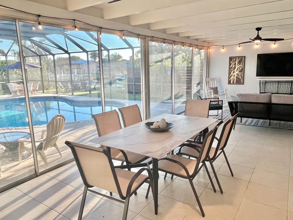 Florida Room Dining for 6