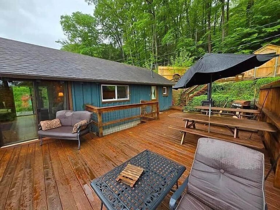 Deck seating