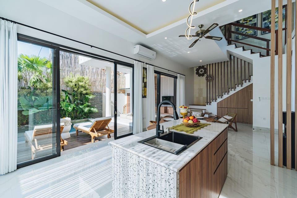 Comfort Villa, Balcony | Private kitchen