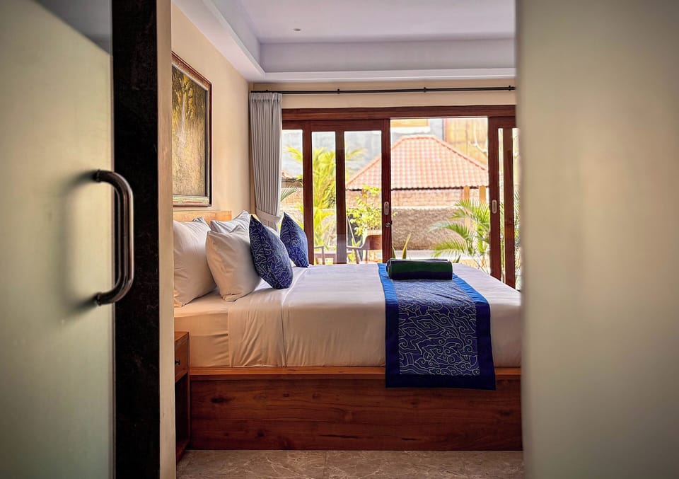 Deluxe Double Room | In-room safe, desk, soundproofing, free WiFi
