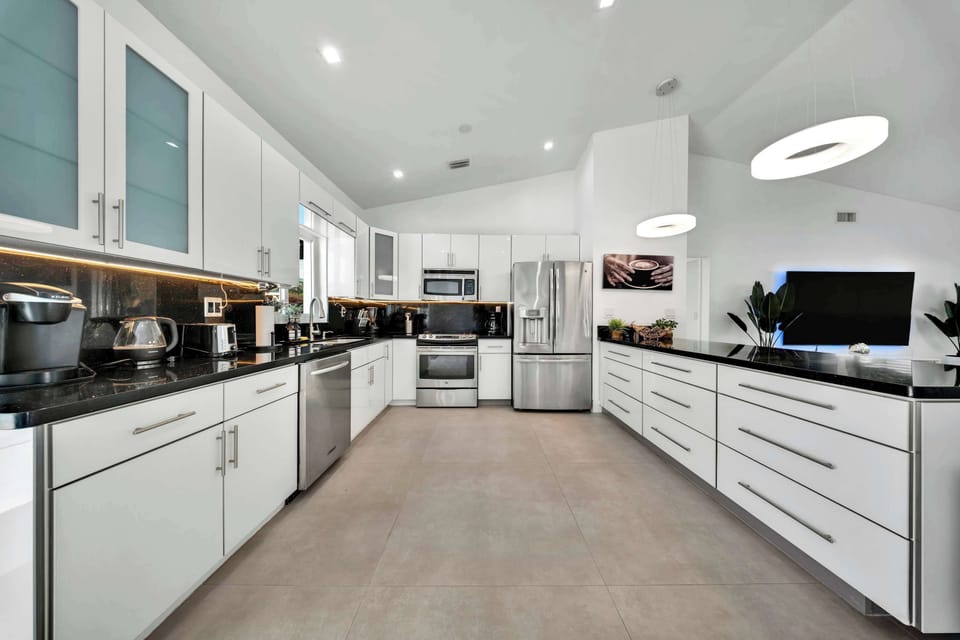 Chef's kitchen, ready for all your culinary needs.
