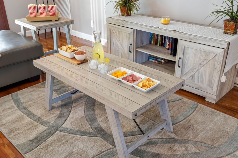 Minimalist decor, clean lines, and thoughtful accents give this room a fresh and uncluttered appeal.