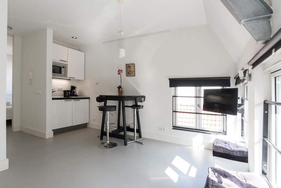 A fresh, open space equipped with everything you need for a comfortable stay.