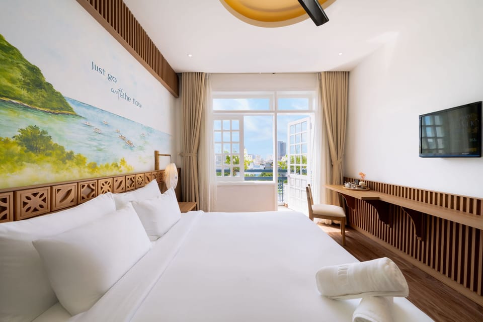 Deluxe Double Room, Balcony | Blackout drapes, WiFi (free), bed sheets